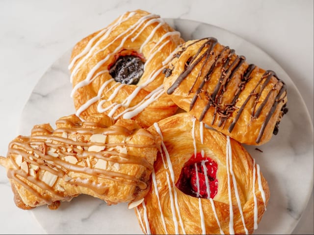 CROISSANTS & DANISH.
