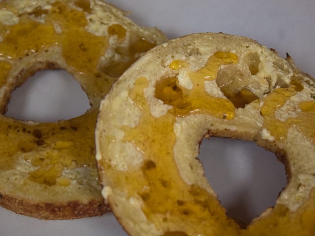 BAGEL PB & HONEY.